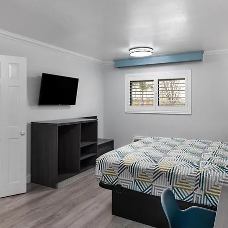 Red Lion Inn & Suites Lemoore-2