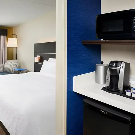 Holiday Inn Express & Suites Windsor East - Lakeshore By Ihg-3