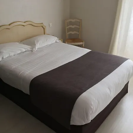 Hotel du Bosquet-3