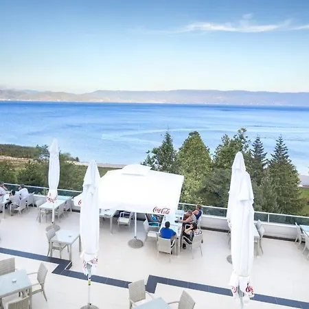Hotel Izgrev Spa & Aquapark-3
