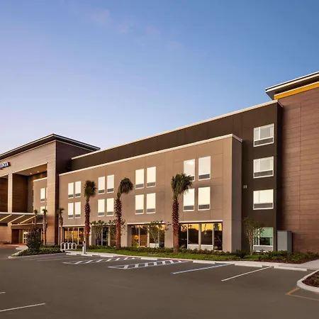 La Quinta Inn & Suites By Wyndham Orlando I-Drive Theme Parks-2