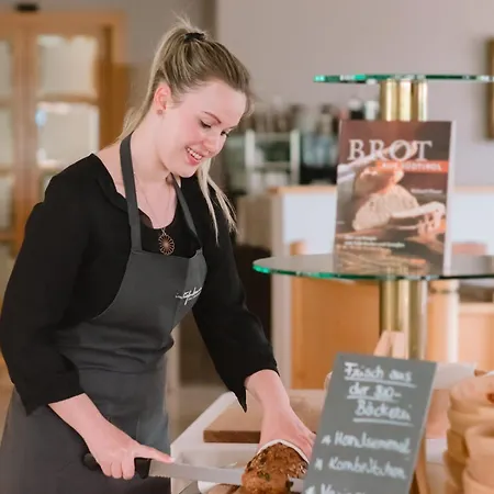 Hotel Tiefenbrunn Gardensuites&Breakfast-2