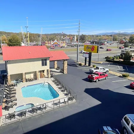 Super 8 By Wyndham Pigeon Forge Downtown-3