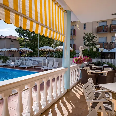 Hotel Villa dei Fiori - sul mare con piscina-2