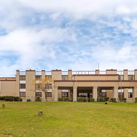 Clarion Hotel & Conference Center Lansing West-2