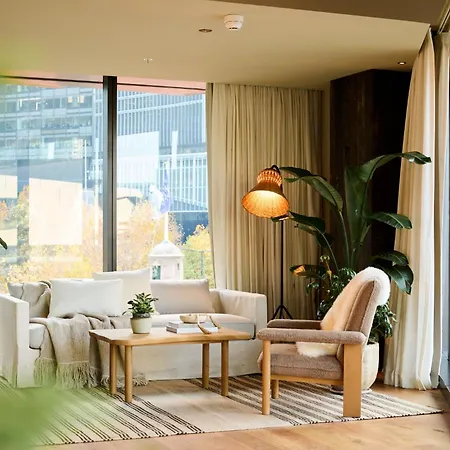 1 Hotel Melbourne-3