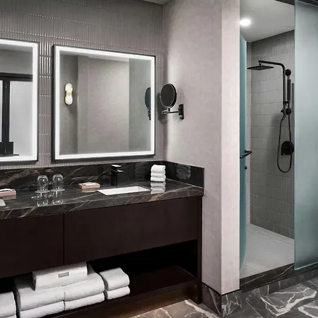 The Westin Harbour Castle, Toronto-3
