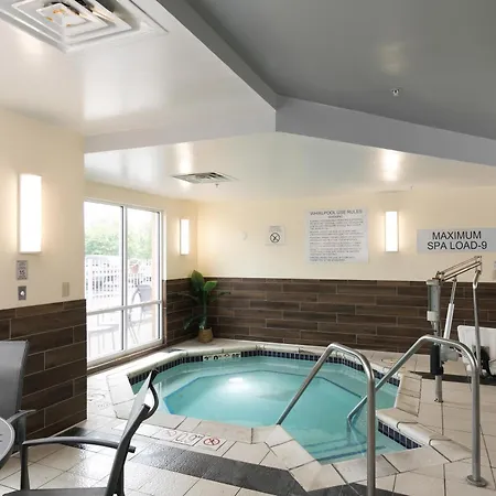 Fairfield Inn & Suites By Marriott Milwaukee Airport-3
