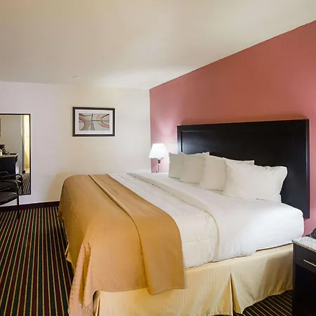 Quality Inn Del Rio-2