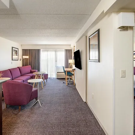 Crowne Plaza Milwaukee Airport By Ihg-2