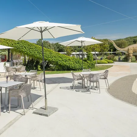 Camping Homes Mon Perin-3