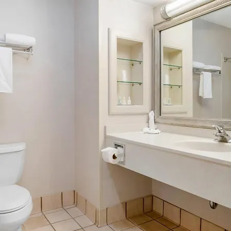 Quality Inn & Suites Monroe-2