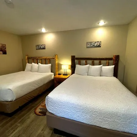 Riverfront Motel & Cabins-2