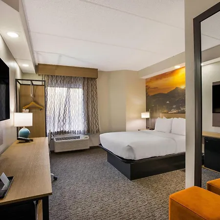 Clarion Pointe Sevierville-Pigeon Forge-2