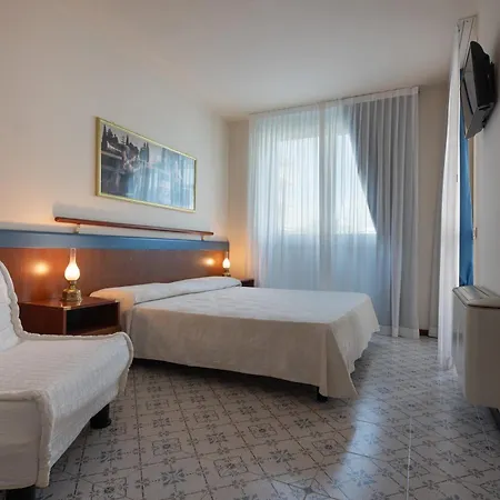 Aparthotel Holiday-2