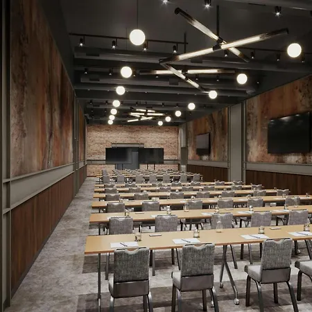 Moxy Downtown Los Angeles-2