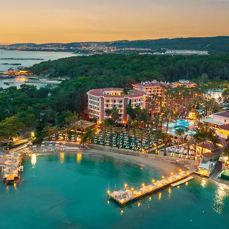 Utopia Resort & Residence-3