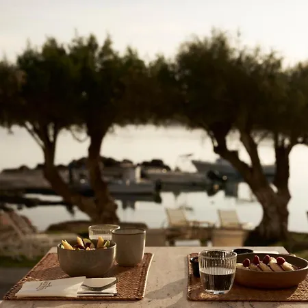 Salt Suites Paros-3
