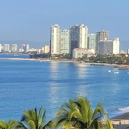 Beachfront Harbor 171 Condo Ocean View Pool, Gym WiFi-3