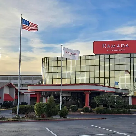 Ramada By Wyndham Tulsa Broken Arrow-3
