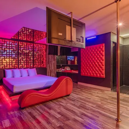 Spa Urbano Motel Adult Only-3
