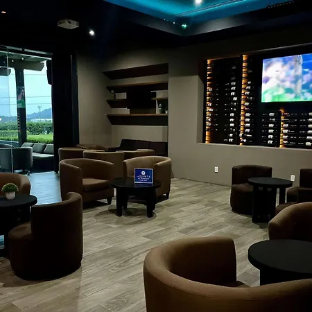 La Quinta by Wyndham Poza Rica-2