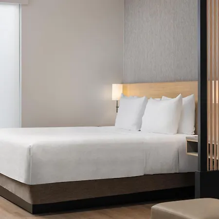Hyatt Place Toronto Airport-2