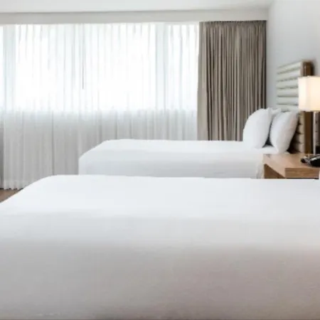 Luxe Sunset Boulevard Hotel-3