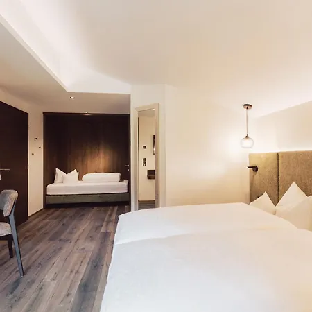 Hotel Weisseespitze-3