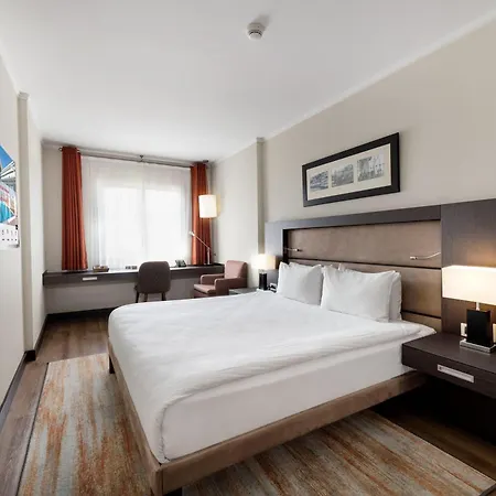Ramada Plaza By Wyndham Istanbul City Center (Adults Only)-3