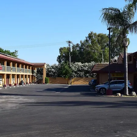 Super 8 By Wyndham Visalia-2