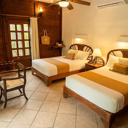 Petit Lafitte Beach Front Hotel & Bungalows-2