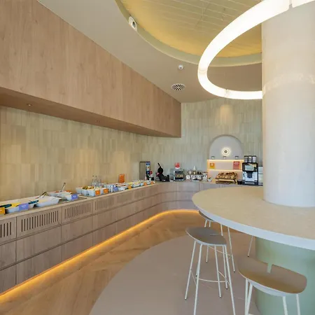 Hampton By Hilton Alicante Airport-3