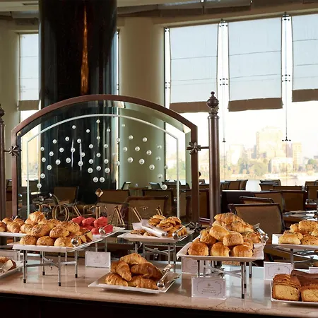 Hilton Cairo Grand Nile-3