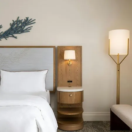 Moana Surfrider, A Westin Resort & Spa, Waikiki Beach-3