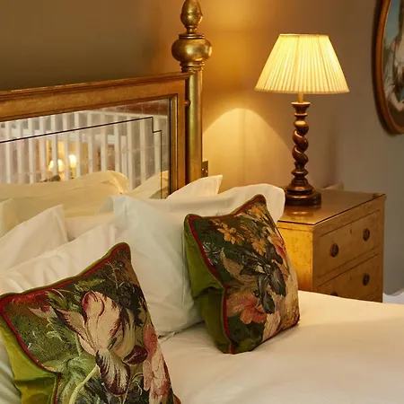 Ockenden Manor Hotel & Spa-2