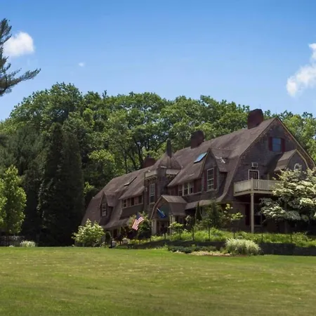 Inn At Lake Joseph-2