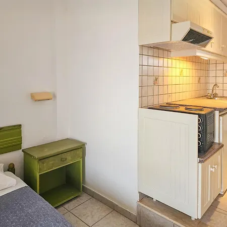 Agnes Beach Hotel Apartments-3