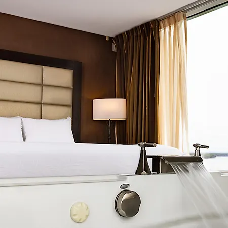 Seneca Niagara Resort & Casino (Adults Only)-3