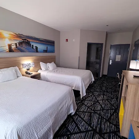 Days Inn & Suites By Wyndham Augusta Near Fort Eisenhower-3