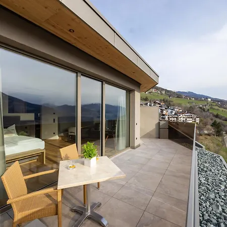 Egger Apartments & Suites-3