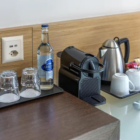 Hilton Geneva Hotel And Conference Centre-2