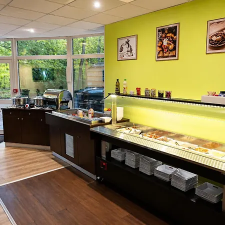 Enzo Hotels Diane - Logis Amneville-2