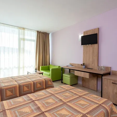 Ivana Palace Hotel - Free Parking-3