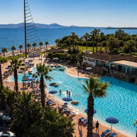 Phi Hotel Sighientu-3