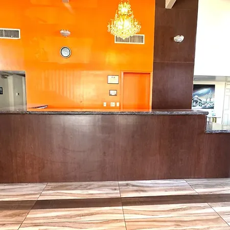 Howard Johnson By Wyndham Phoenix Airport/Downtown Area-3
