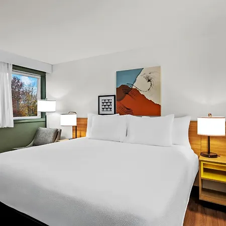 Spark By Hilton Portland Airport Maine Mall-2