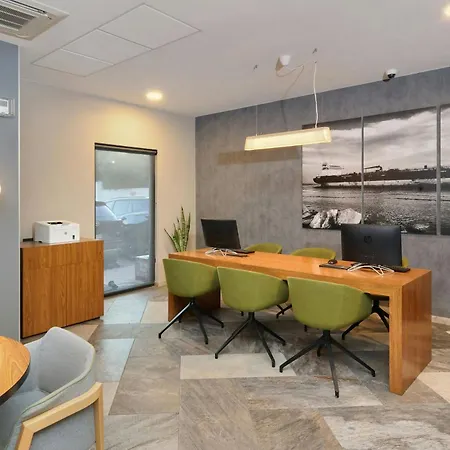 City Express Plus By Marriott Tampico-3