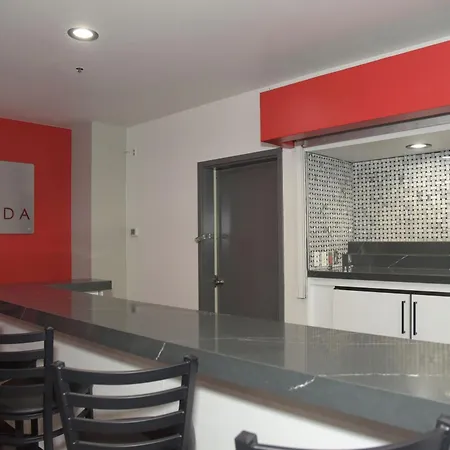 Ramada By Wyndham San Diego National City-2