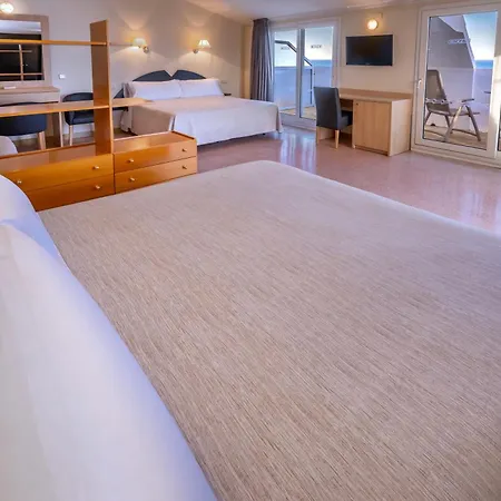 Caprici Beach Hotel & Spa-3